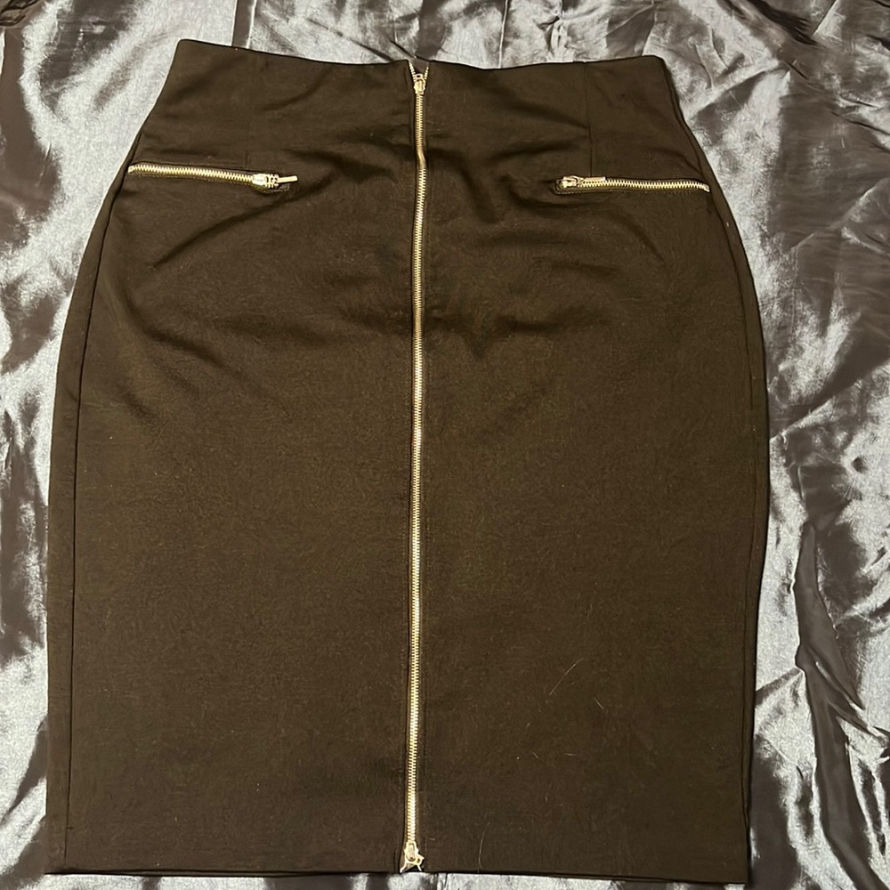 Jennifer Lopez black pencil skirt with chrome zipper